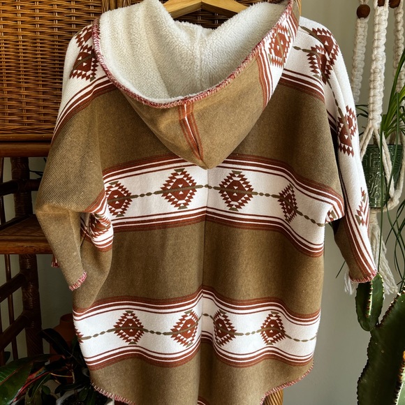 Oversized RVCA Aztec Hooded Cardigan with 3/4 sleeves - Picture 2 of 5